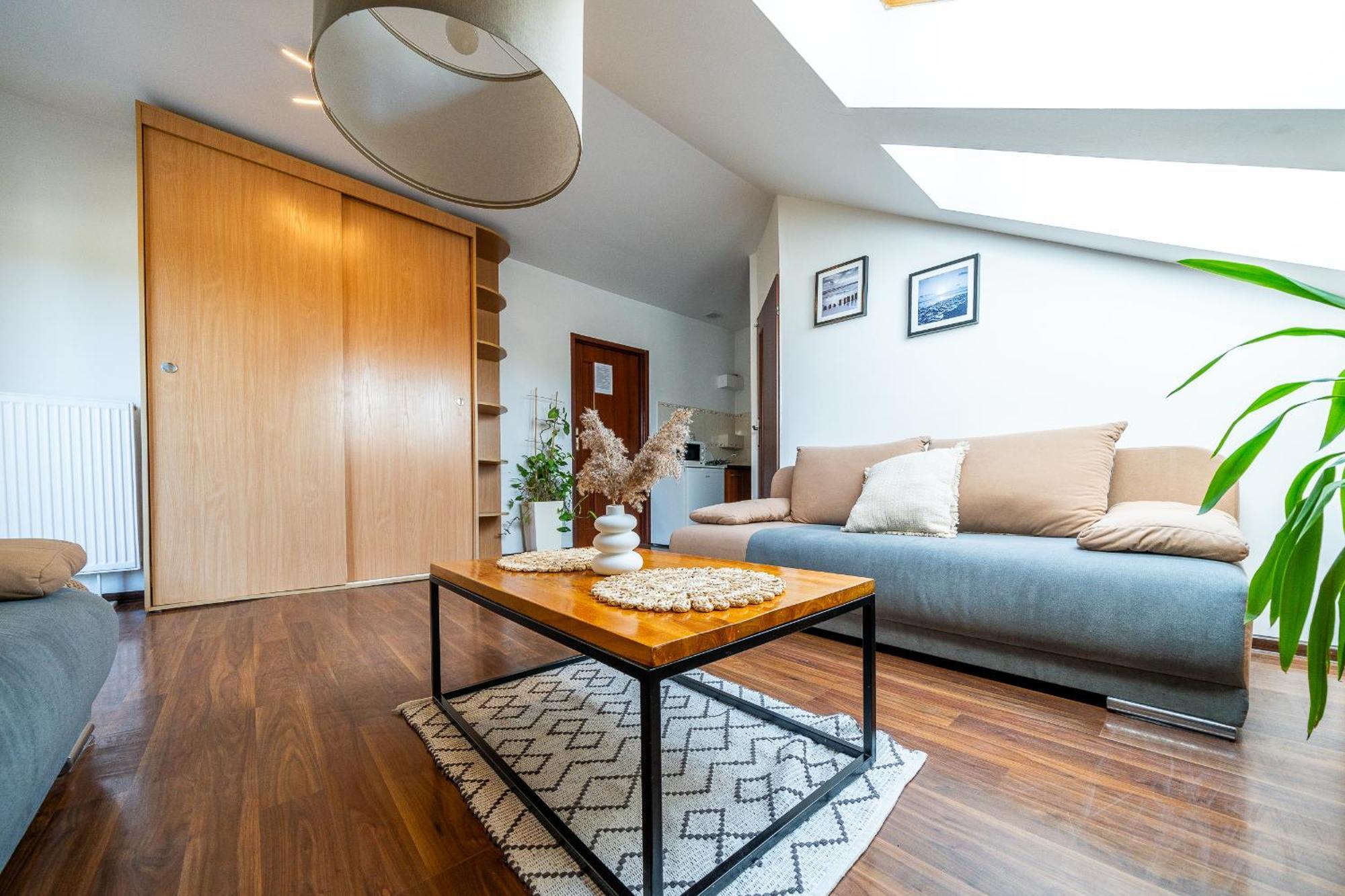 Max Apartamenty - Pokoje - Domki - Restauracja - Basen 미엘노 외부 사진